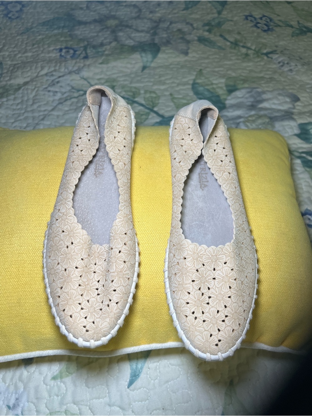 Patrizia Grazana Women’s Cream Floral Cutout Slip-On Loafers